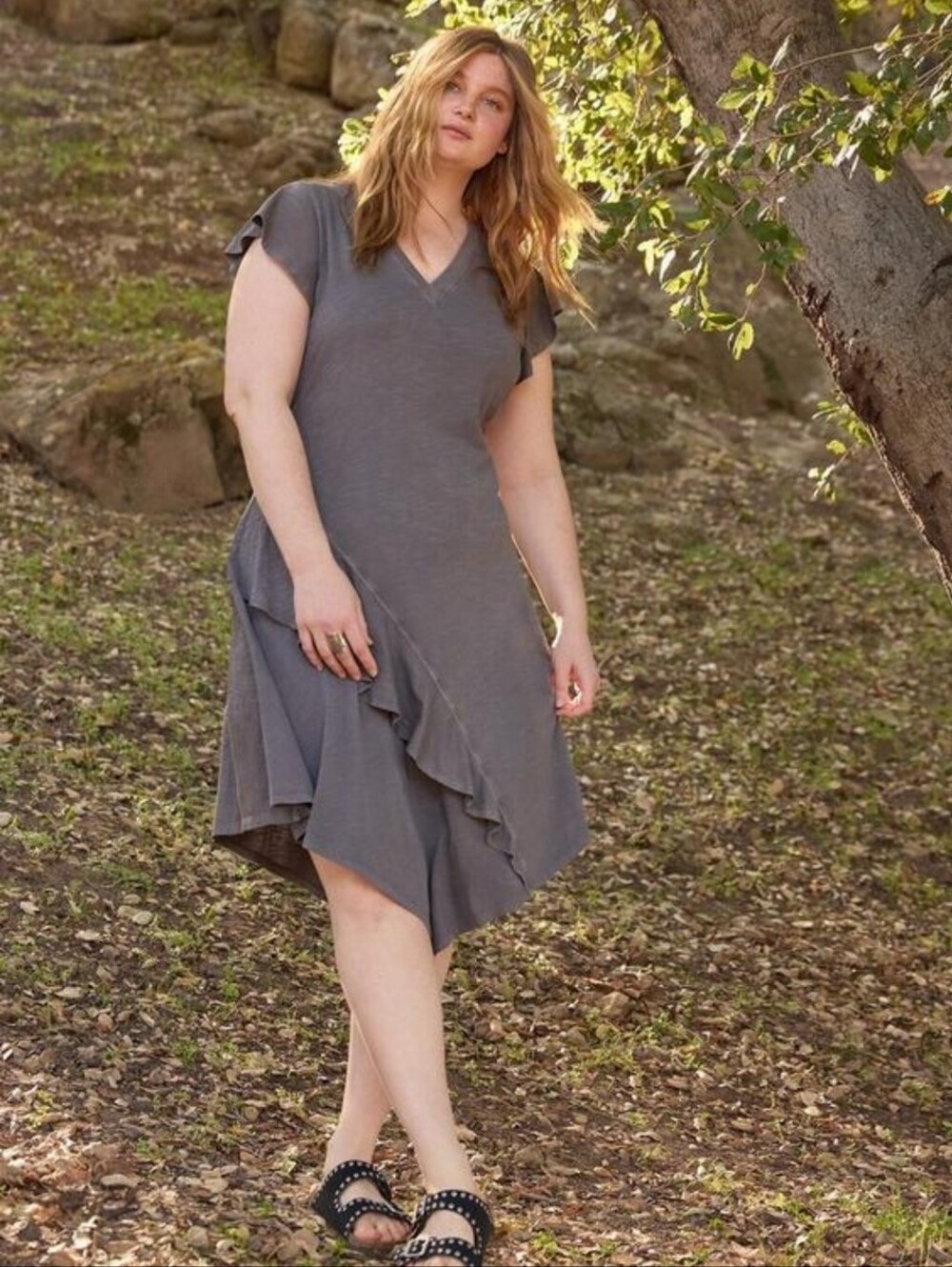 Torrid (FESTI)Gray V-Neck Ruffle Hem Dress - Women